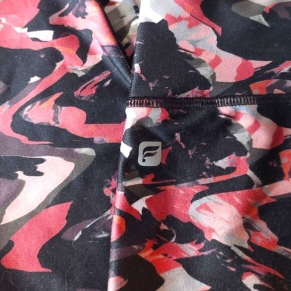 Fabletics Salar Terracotta Camo Mid-Rise Athletic Leggings Sz S - Discontinued! - Picture 7 of 12